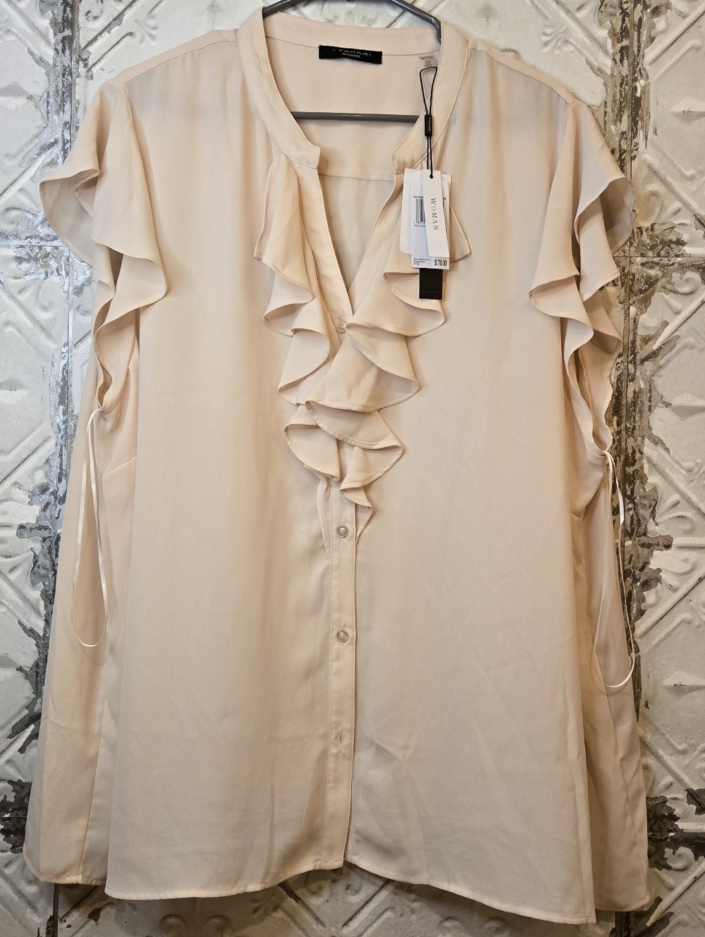 T Tahari Women's Ruffled V-Neck Button Front Top - Cream Plus Size 3X Romantic - Picture 10 of 10